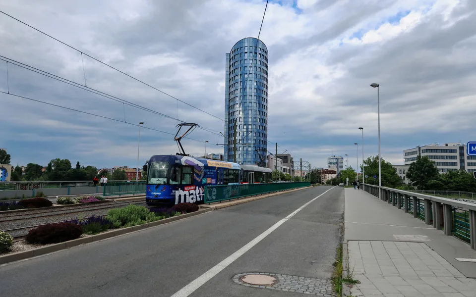 Most přes Moravu na třídě Kosmonautů v Olomouci čeká oprava, tramvaje místem neprojedou