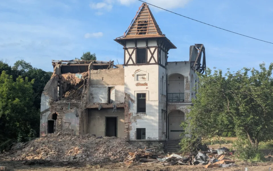 Šok v Přerově, pohádka u Žebračky končí. Tajemná a ikonická vila jde k zemi