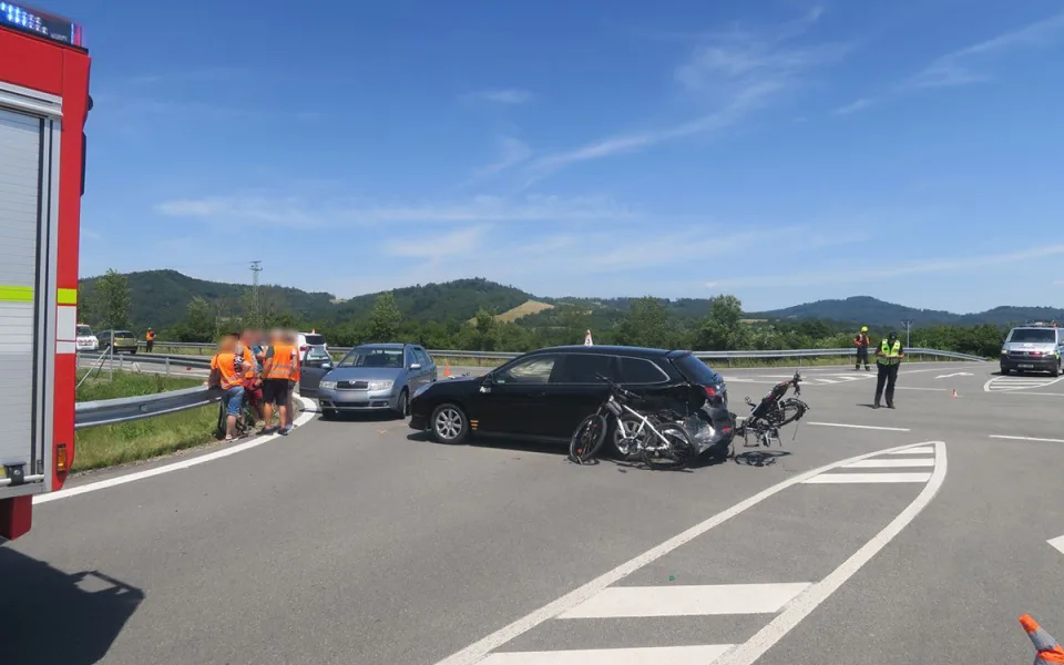 Dopravní nehoda na křižovatce u obchvatu obce Chromeč