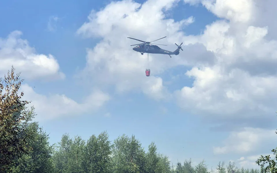 Třetí stupeň poplachu na Uničovsku. U lesního požáru pomůže vrtulník i dron