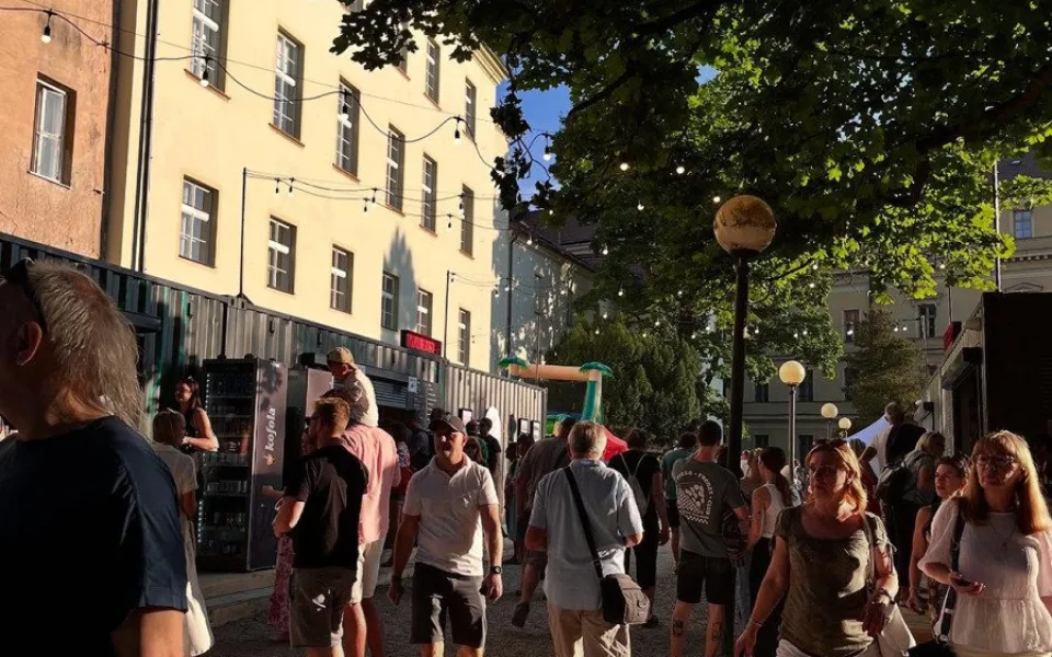 Moderní gastrokontejnery poskytují zázemí pro občerstvení v Letňáku Olomouc