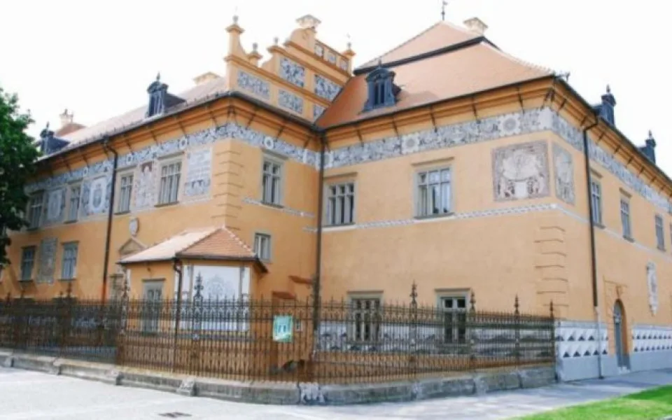 Prostějovský zámek je otevřen. Nabídne výstavy, prohlídky i kontroverzní koncert