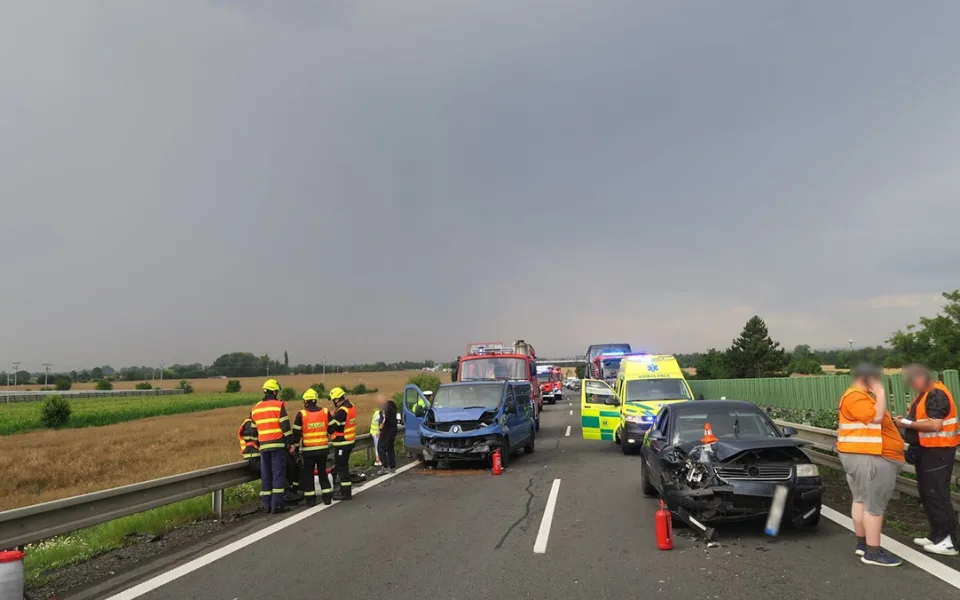 Nehody zablokovaly dálnici D46 u Olomouce. Pět aut bouralo kvůli nedodržení odstupů