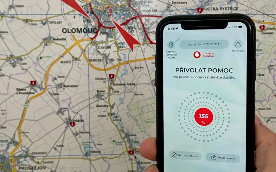 Nemohl mluvit, přesto si přivolal pomoc. Aplikace Záchranka zachraňuje životy