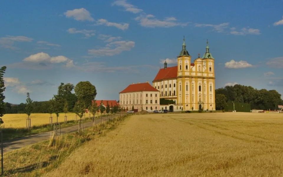 Kostel_Očišťování_Panny_Marie,_Dub_nad_Moravou,_okres_Olomouc