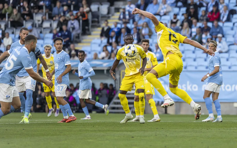 Krutá švédská lekce pro Sigmu. Efektivní Malmö využilo šance a má do odvety třígólový náskok