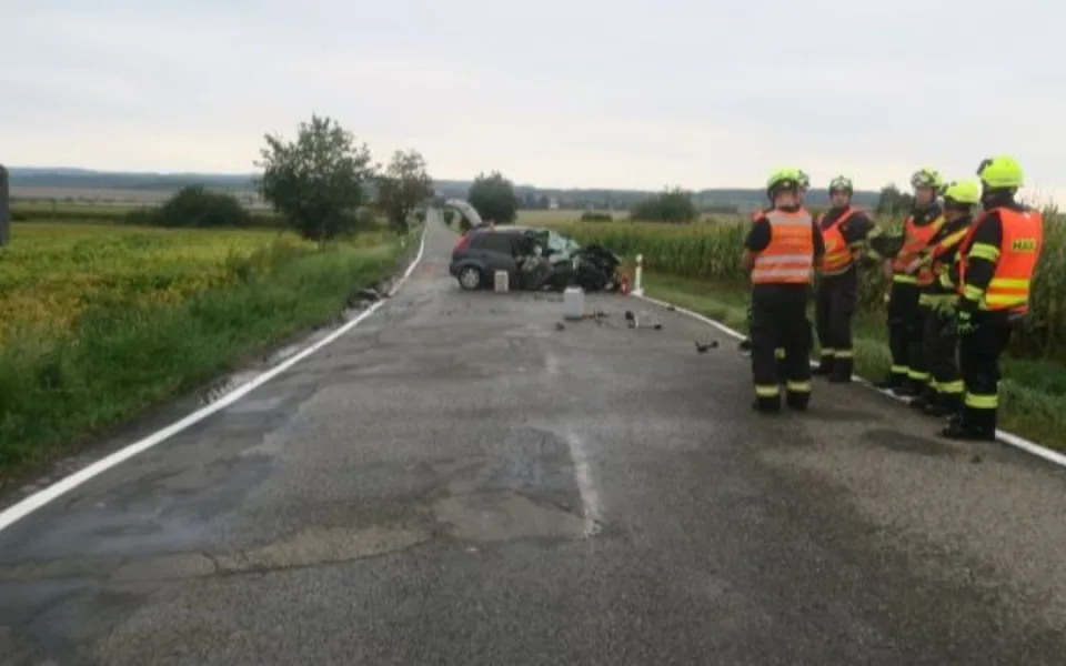 Tragickou nehodu u Vícova policie vyšetřuje jako usmrcení z nedbalosti. Zemřela šestačtyřicetiletá řidička