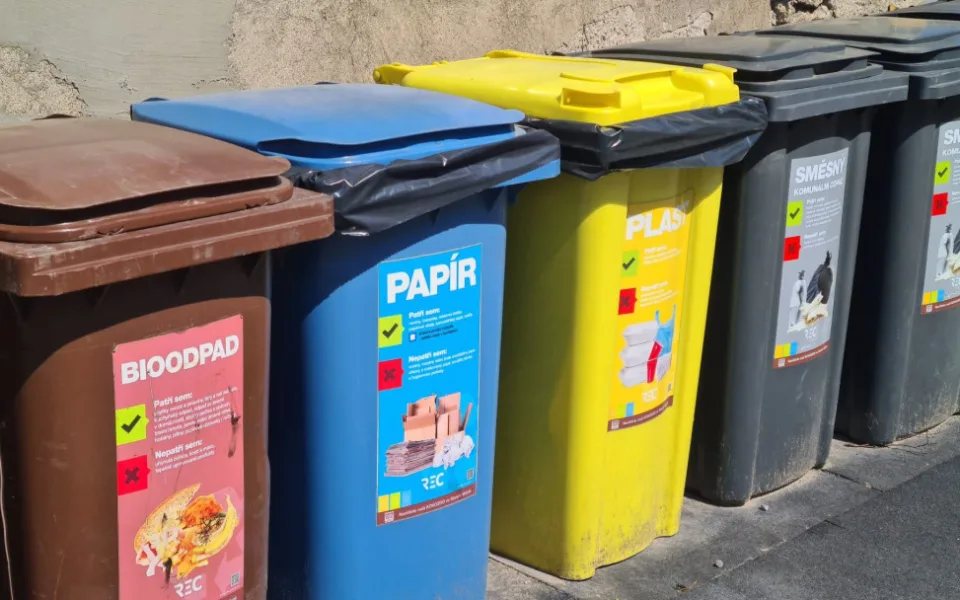 Mohelnice spouští čipování odpadů, aby lidé více třídili. Odměnou bude nižší platba
