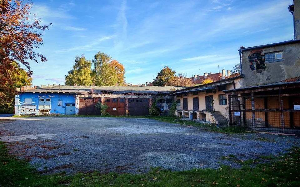 Areál nad historickým sklepením v Litovli čeká demolice. Jak město naloží s pozemkem?