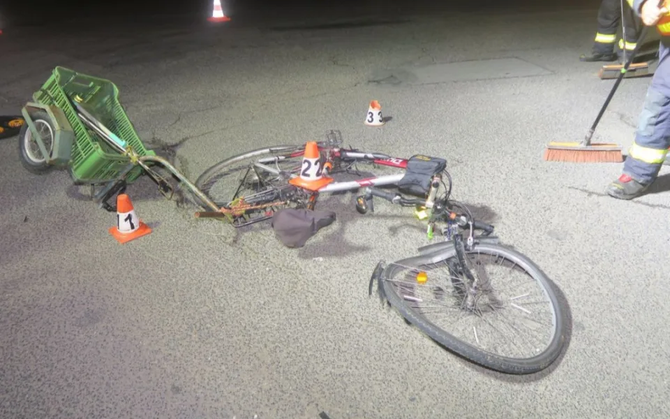 Taxikář při odbočování srazil v Zábřehu cyklistu. Muže odvezla záchranka do nemocnice