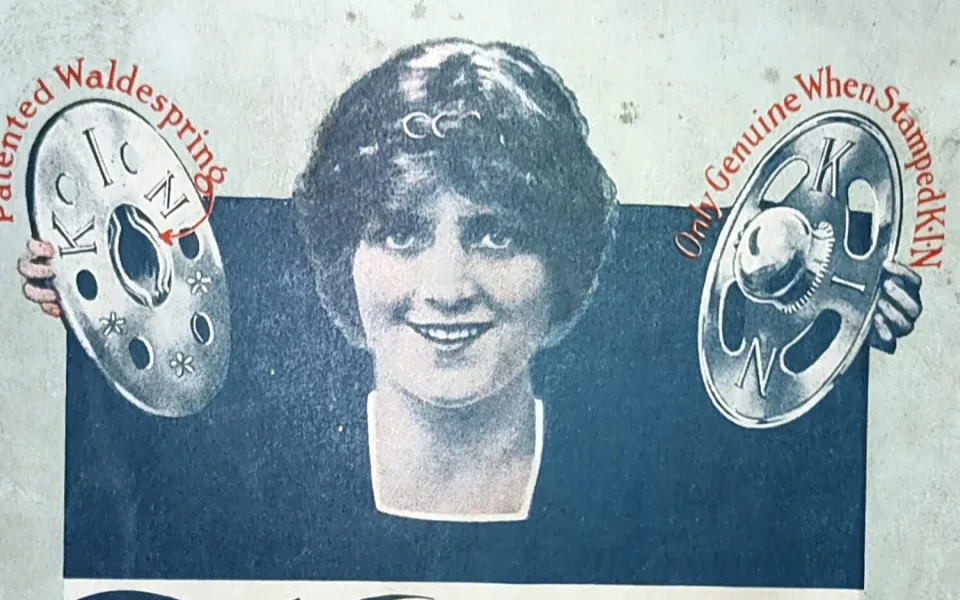 Slečna KIN bez patentky v oku USA 1912