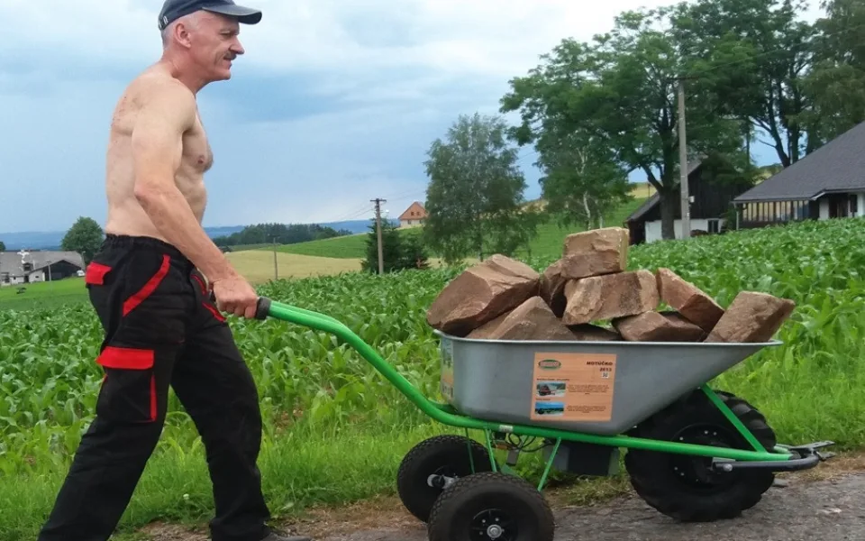 Kvido Štěpánek, Táta Motúčka.