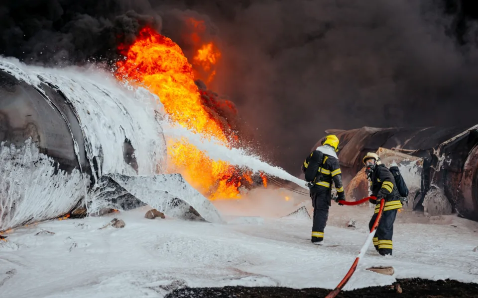 Fotky Petra Andráška z havárie vlaku s benzenem na Přerovsku dobývají Czech Press Photo