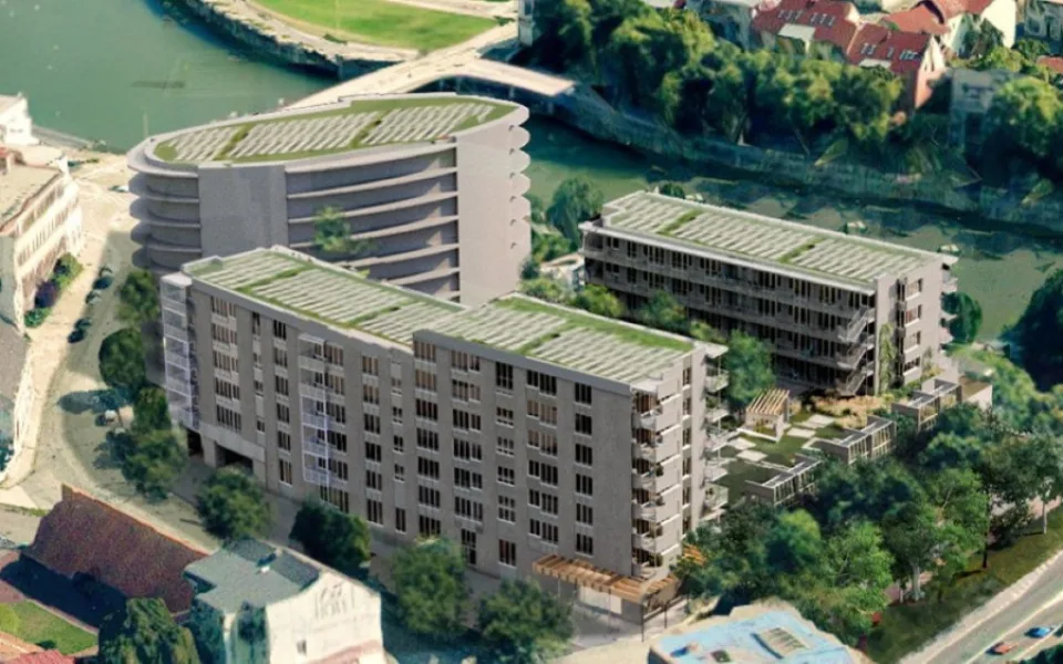 Byty budou později. Demolice přerovského hotelu Strojař nabírá zpoždění