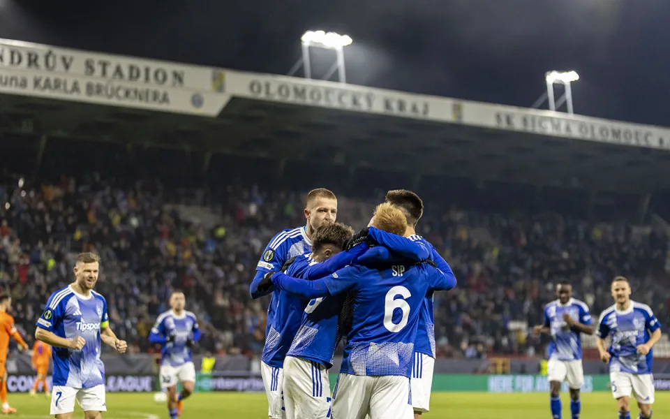 Fotbalisté Sigmy se radují z gólu proti slovinskému Celje