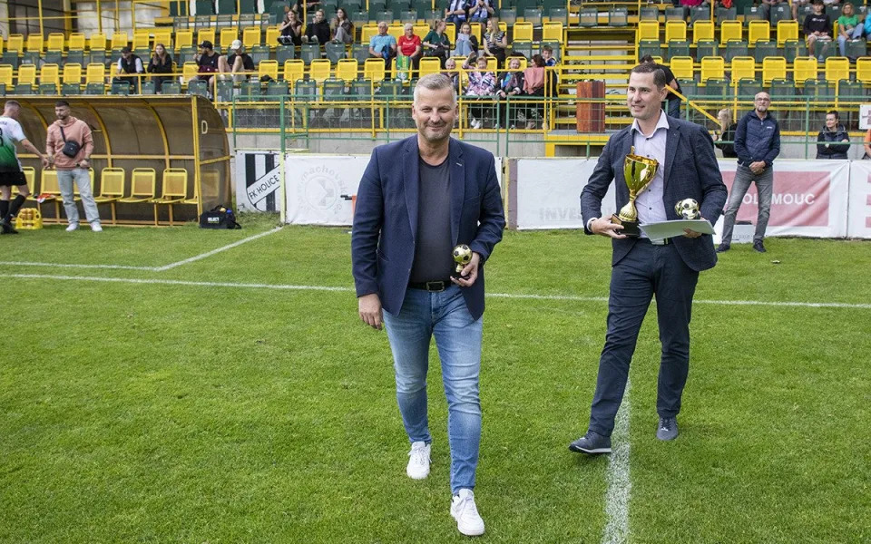 Předseda Výkonného výboru Olomouckého krajského fotbalového svazu Daniel Vitonský (vlevo) a místopředseda Lubomír Baláš