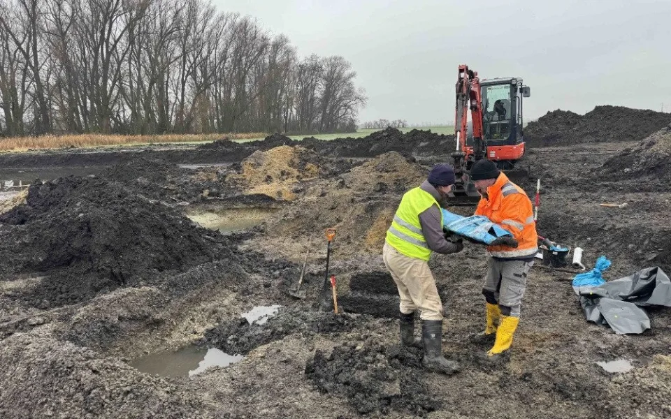 Pravěké studny u Kojetína. Archeologové tam objevili přes 1200 objektů