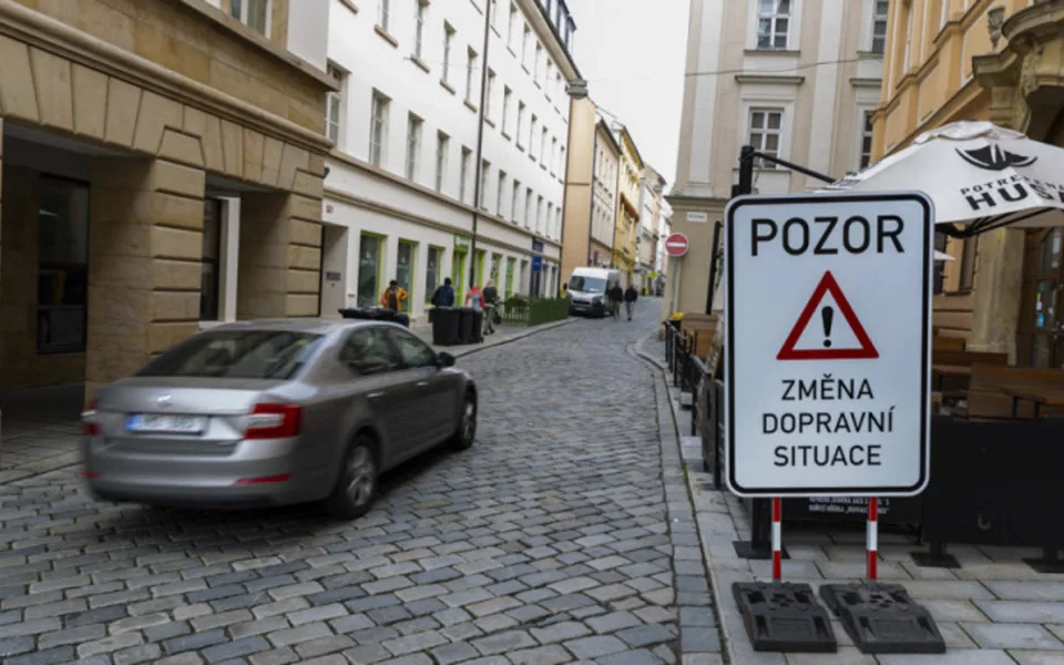 K přeznačení jednosměrek došlo na podzim roku 2021, v únoru 2026 se situace opět změní