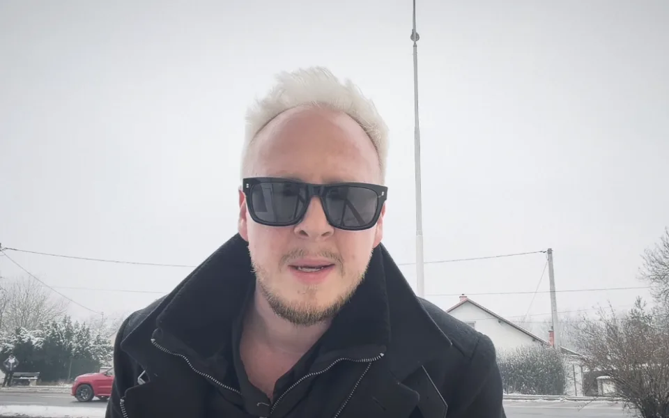 Snímek z citovaného videa