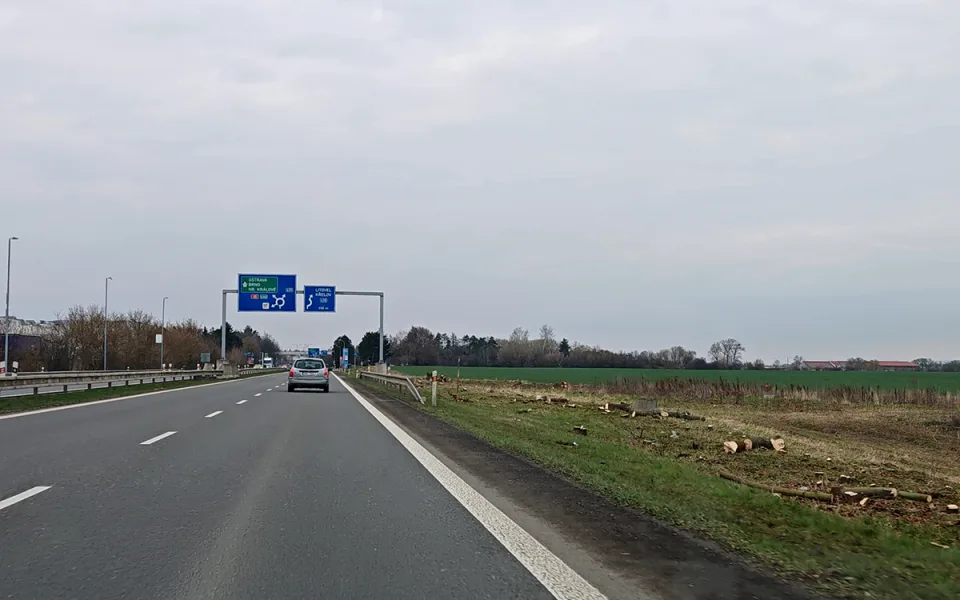 U Pražské ulice na okraji Olomouce se už chystá území pro stavbu nové křižovatky