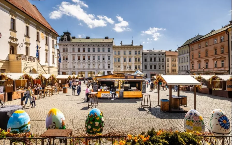 V centru Olomouce začíná Velikonoční jarmark. Nabídne  řemesla, dílničky i prohlídky zajímavých míst