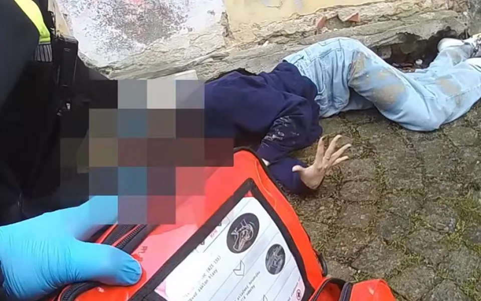 Kolaps po marihuaně a HHC. Hrozivý stav dívky v Šumperku zarazil i strážníky
