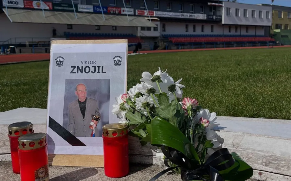 Svíčky ve vrhačském kruhu. Olomoucké atlety navždy opustil legendární trenér Viktor Znojil