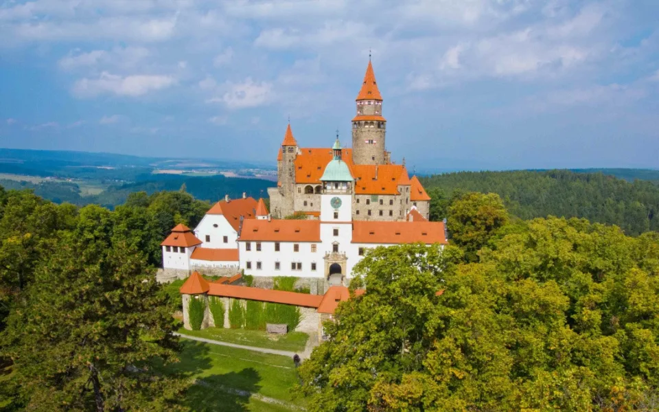 PŘEHLED: Kam vyrazit na výlet? Hrady a zámky v Olomouckém kraji zahajují sezónu