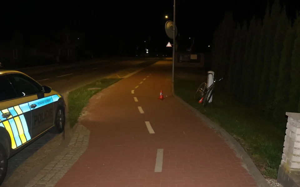 Místo dopravní nehody cyklistky v Újezdu u Uničova