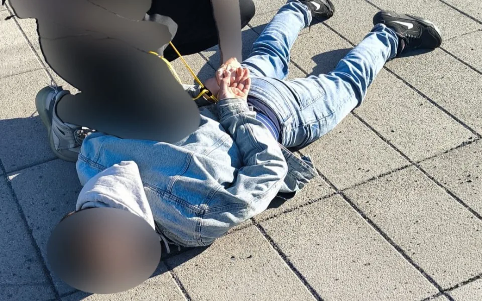 Policisté v Olomouci dopadli nebezpečného vězně, který utekl z věznice na Nymbursku