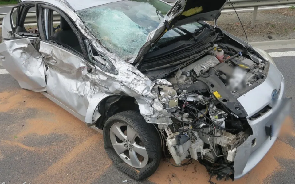 Řidič Dodge rozstřelil na křižovatce v Mohelnici Toyotu, nedal přednost. Škoda je téměř milion