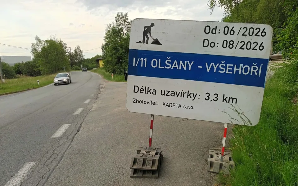 Cestování do Jeseníků a do Polska zkomplikuje oprava na Šumpersku. Silnice má trhliny