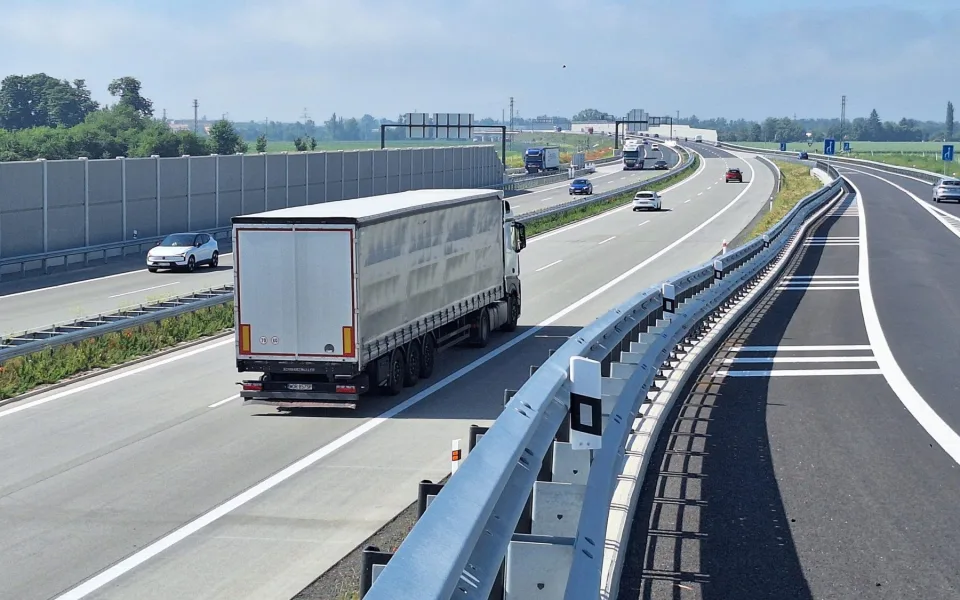 První závady na D1 u Přerova. Dálnici po půl roce čeká záruční oprava, omezí dopravu