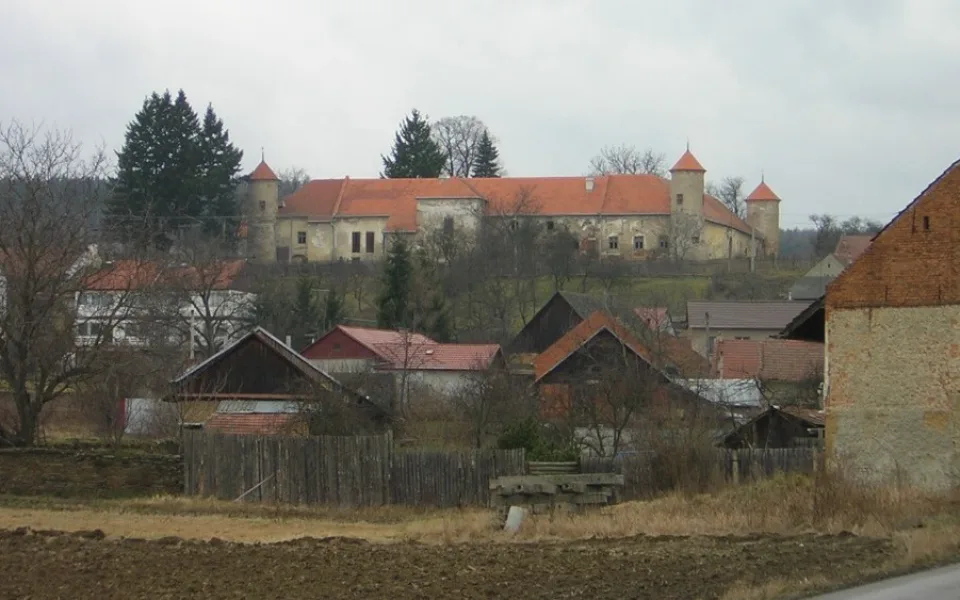 Zámek_Ptení_-001-
