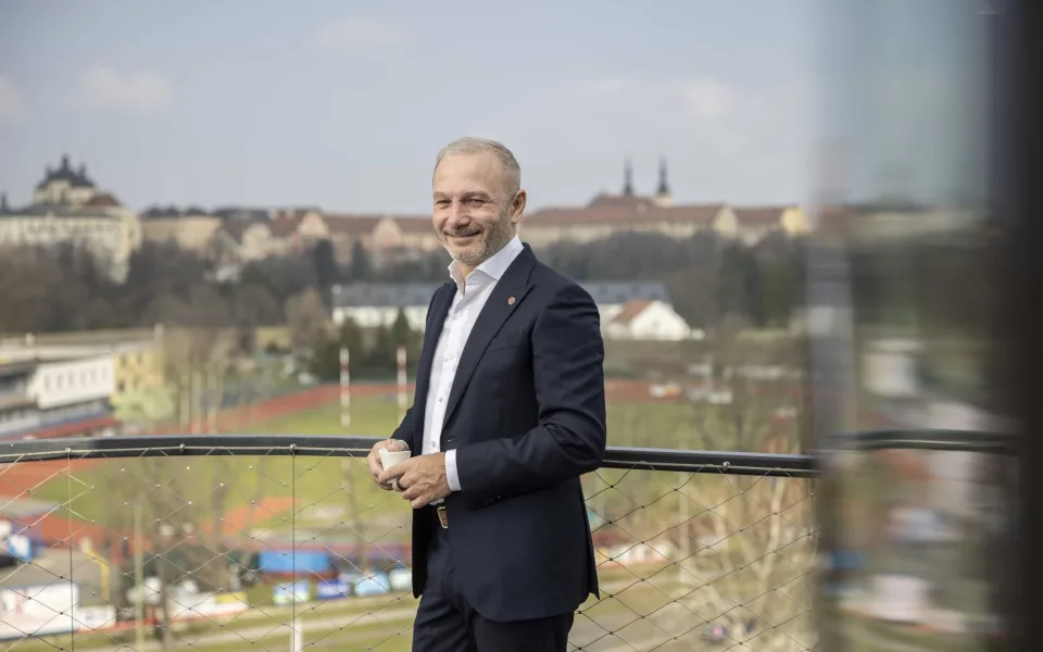 Olomoucký podnikatel Morávek měl vážnou nehodu. Je po operaci