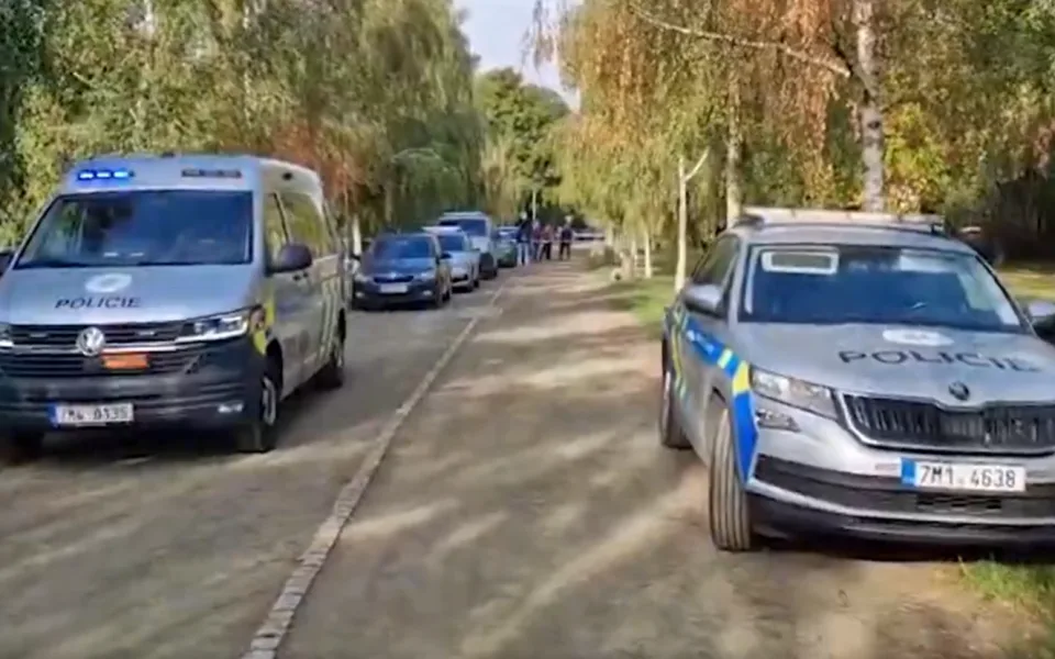 VIDEO: Vražda v parku? Policie vyšetřuje podezřelé úmrtí staršího muže v Prostějově