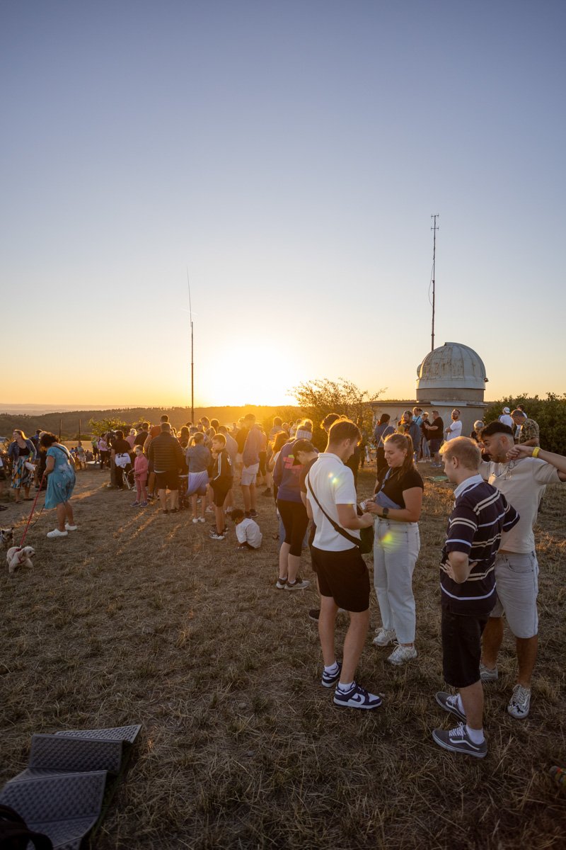 FOTO: I v Olomouckém kraji nadchlo pozorování částečného zatmění Slunce
